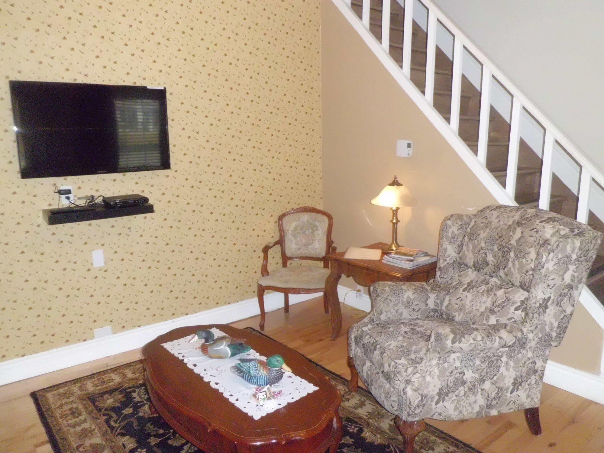 Au Coeur De Magog Bed & Breakfast Luaran gambar
