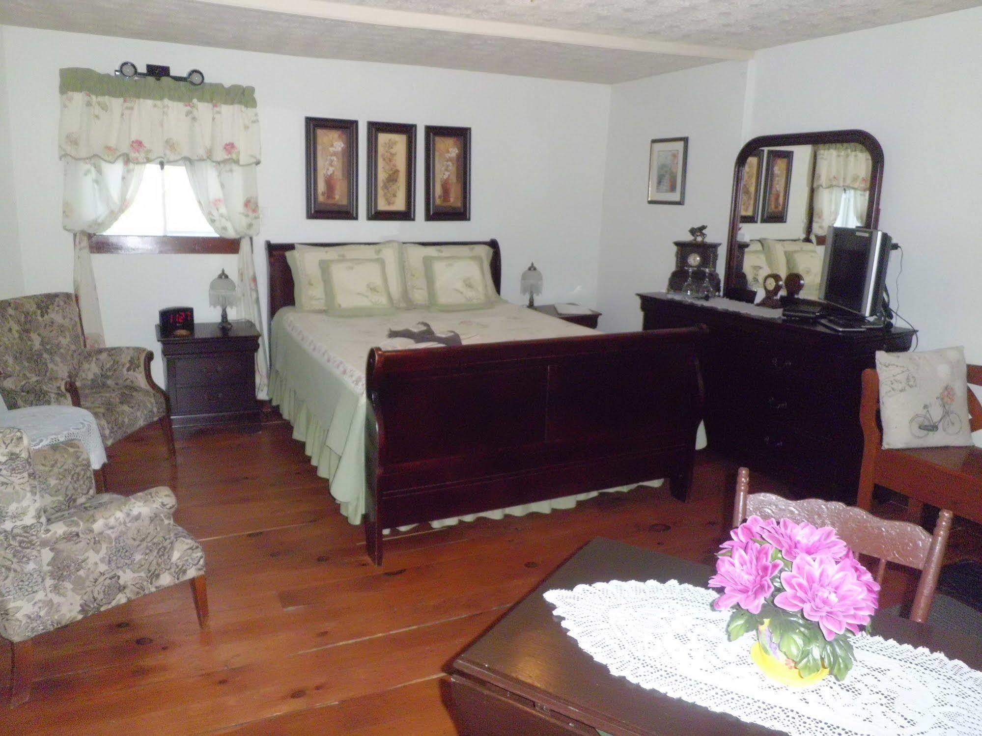 Au Coeur De Magog Bed & Breakfast Luaran gambar